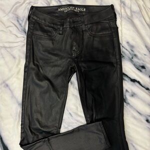 Shiny black jeggings